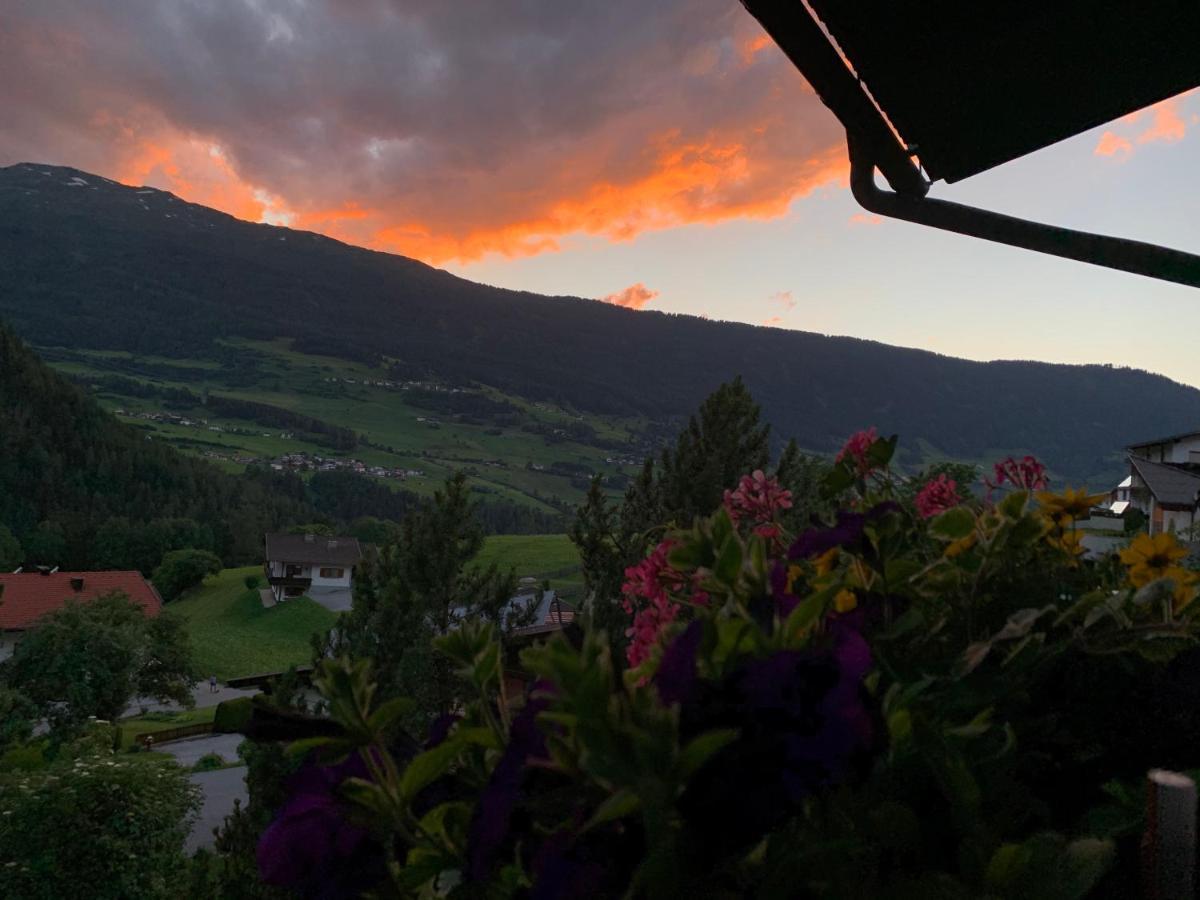 Pension Jagerhof - Sommercard Inkl - 5 Min Zum Hochzeiger Jerzens Exteriér fotografie