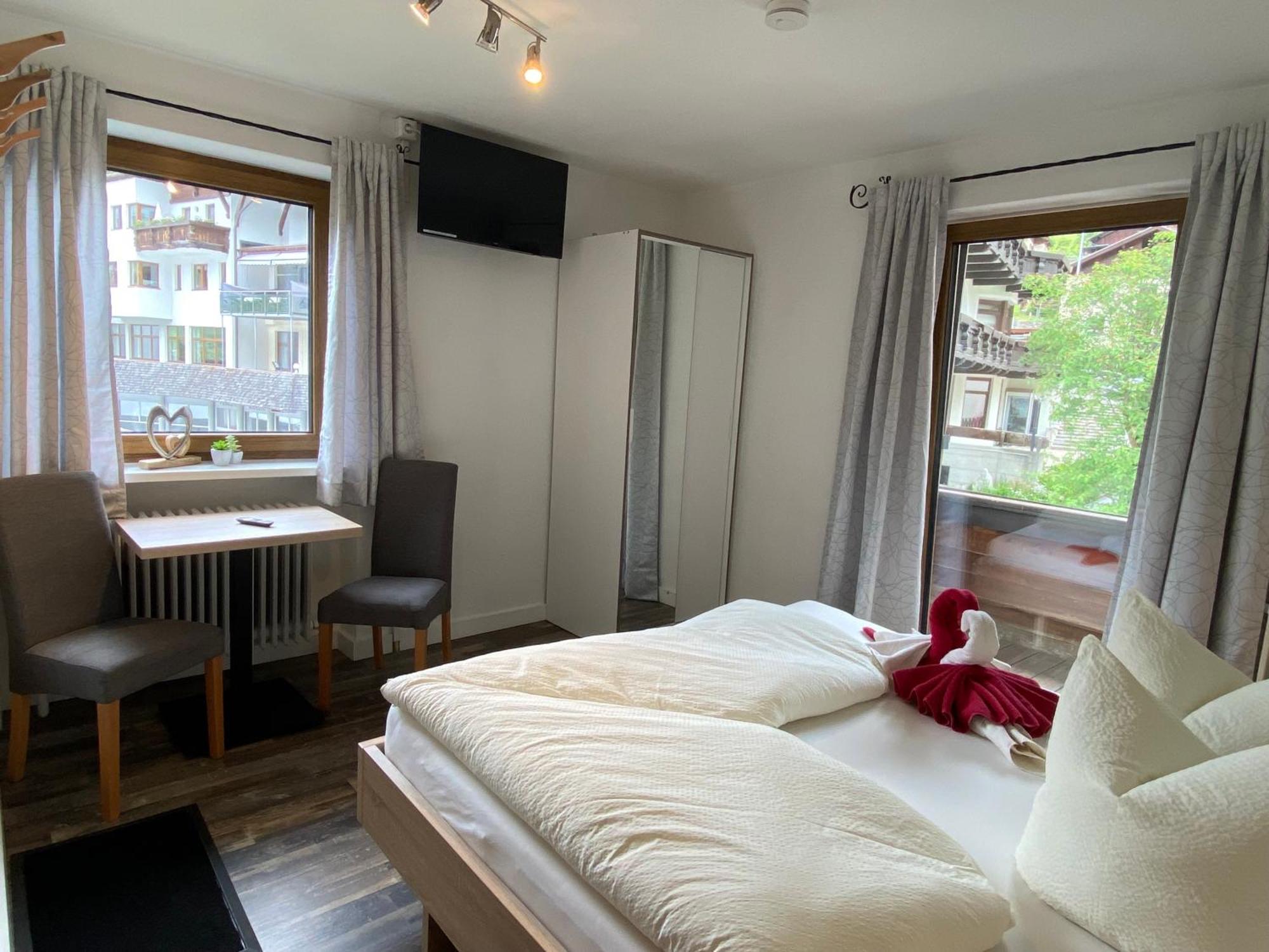 Pension Jagerhof - Sommercard Inkl - 5 Min Zum Hochzeiger Jerzens Exteriér fotografie